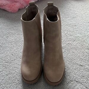 MIA Lug Sole Chelsea Boots